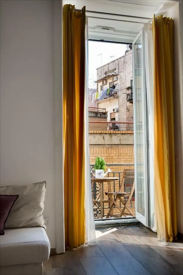 Casa Vacanza Il Sole Di Napoli Italy